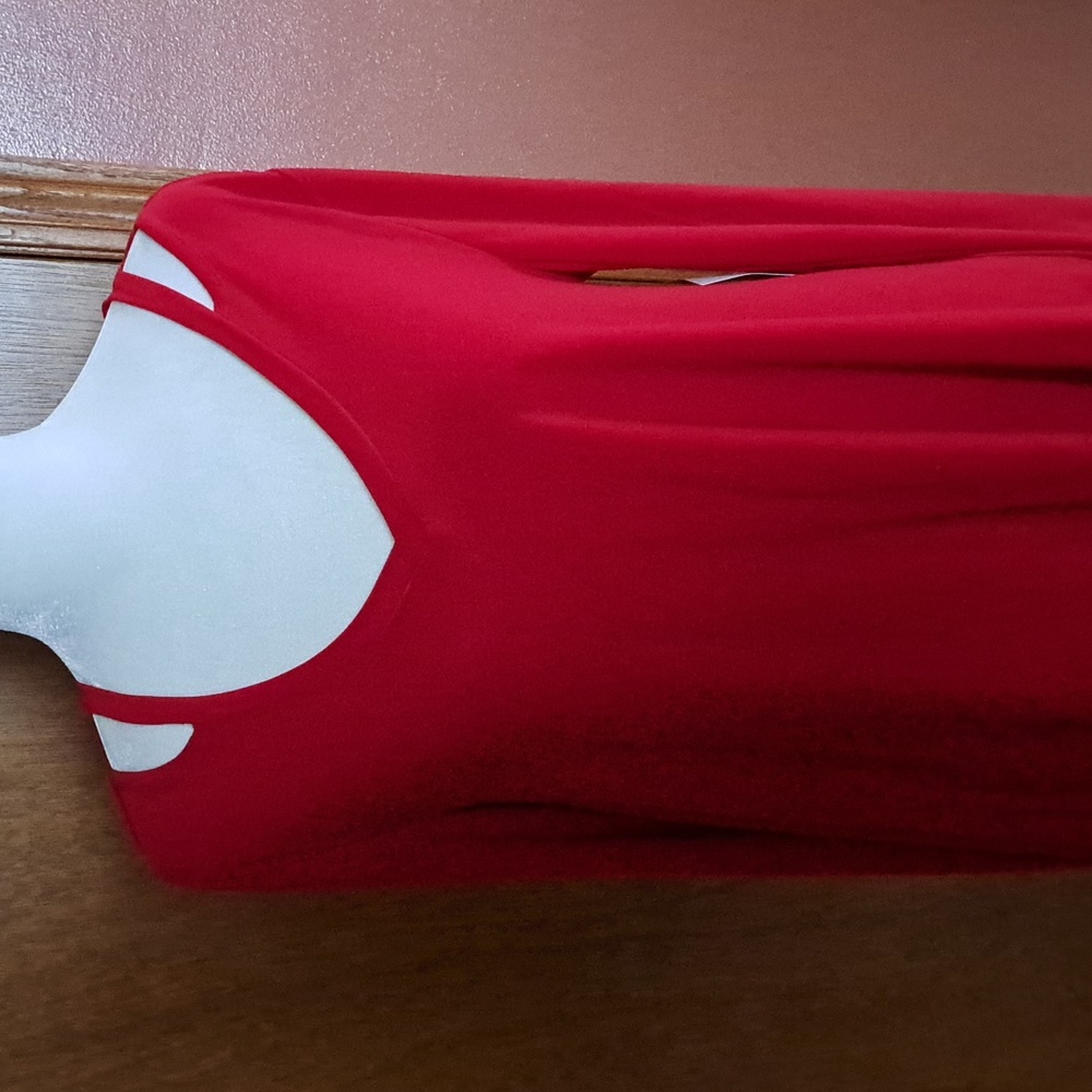 NWT  Cranberry red tunic.